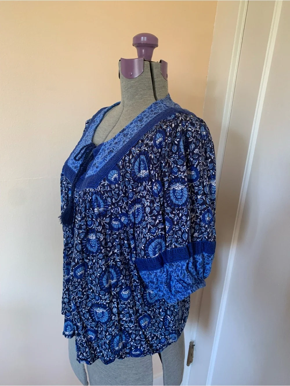 Old Navy Blue Floral Boho Peasant Top Short Sleeve Tassel Large‎